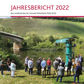 Titelseite des LfU-Jahresberichts 2022