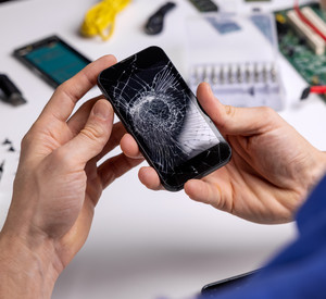 Smartphone wird repariert