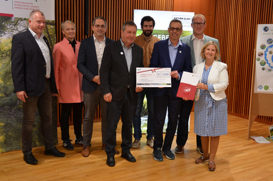 Preisträger mit Ministerin