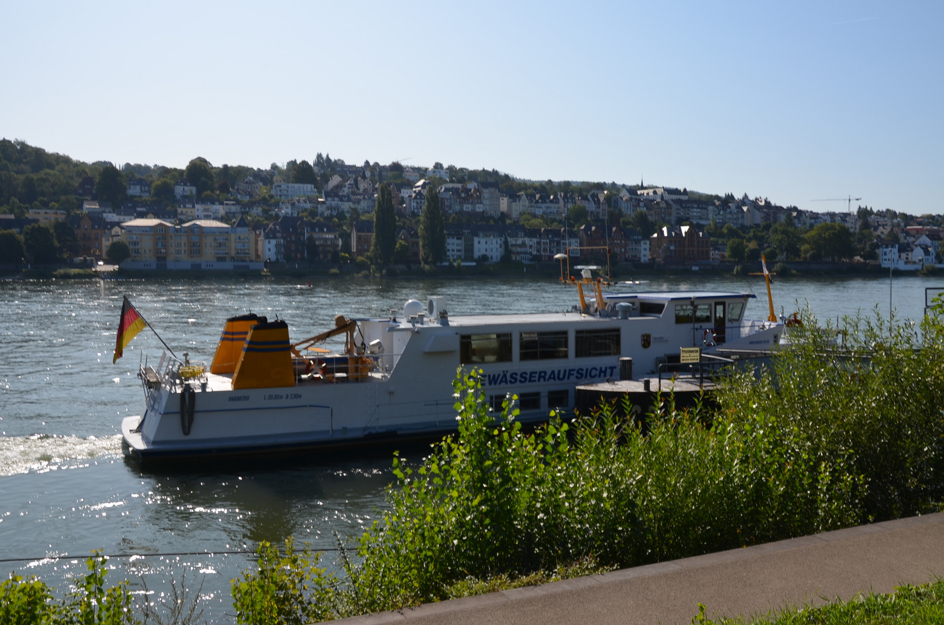 Die "MS Burgund" im Koblenzer Hafen