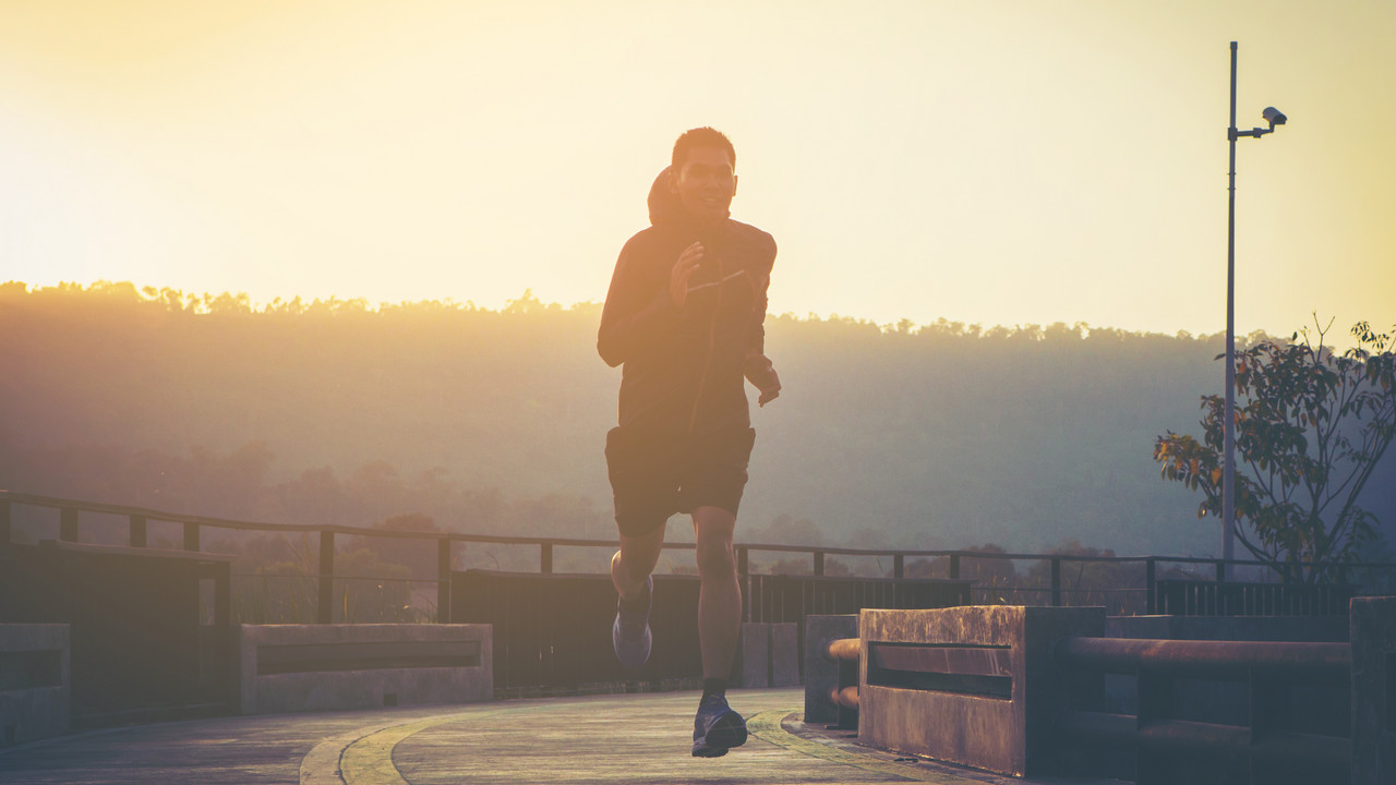 Jogger im Abendrot
