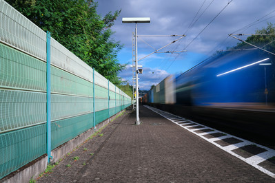Lärmschutzwand an Bahnstrecke